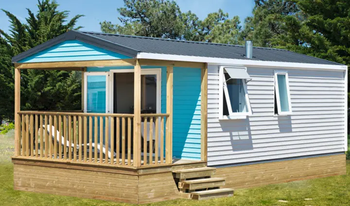 Intérieur d'un Mobil-home 5 personnes 30m2 "Hithome" au camping de Vias le Méditerrane Plage