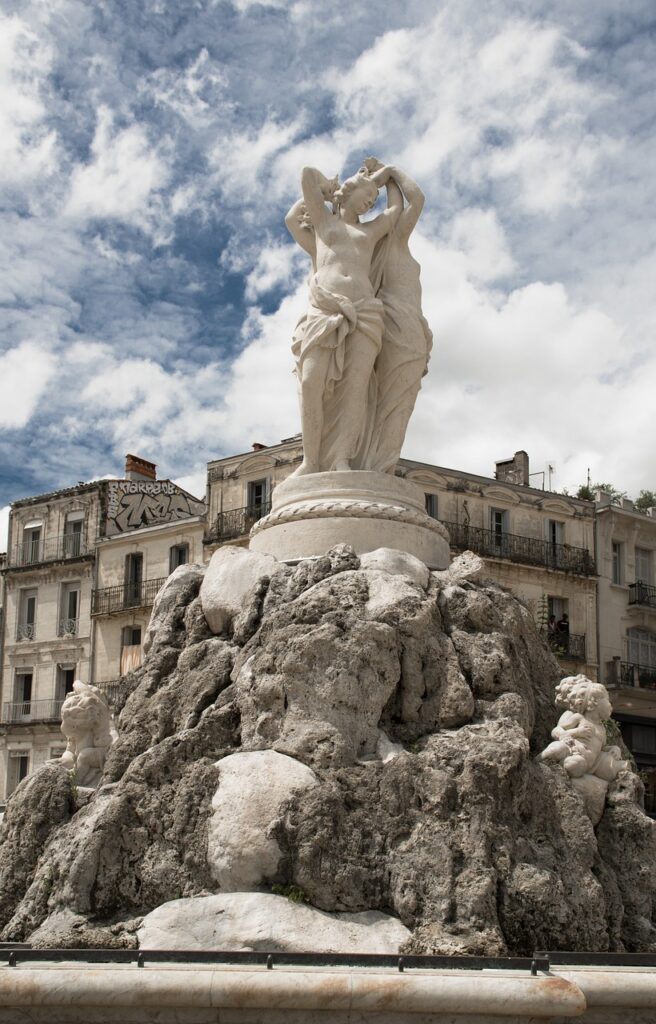 Statue de la fontaine place de la Comédie à Montpellier
