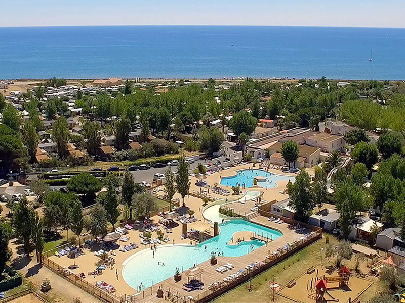 Piscines du camping à Vias Plage